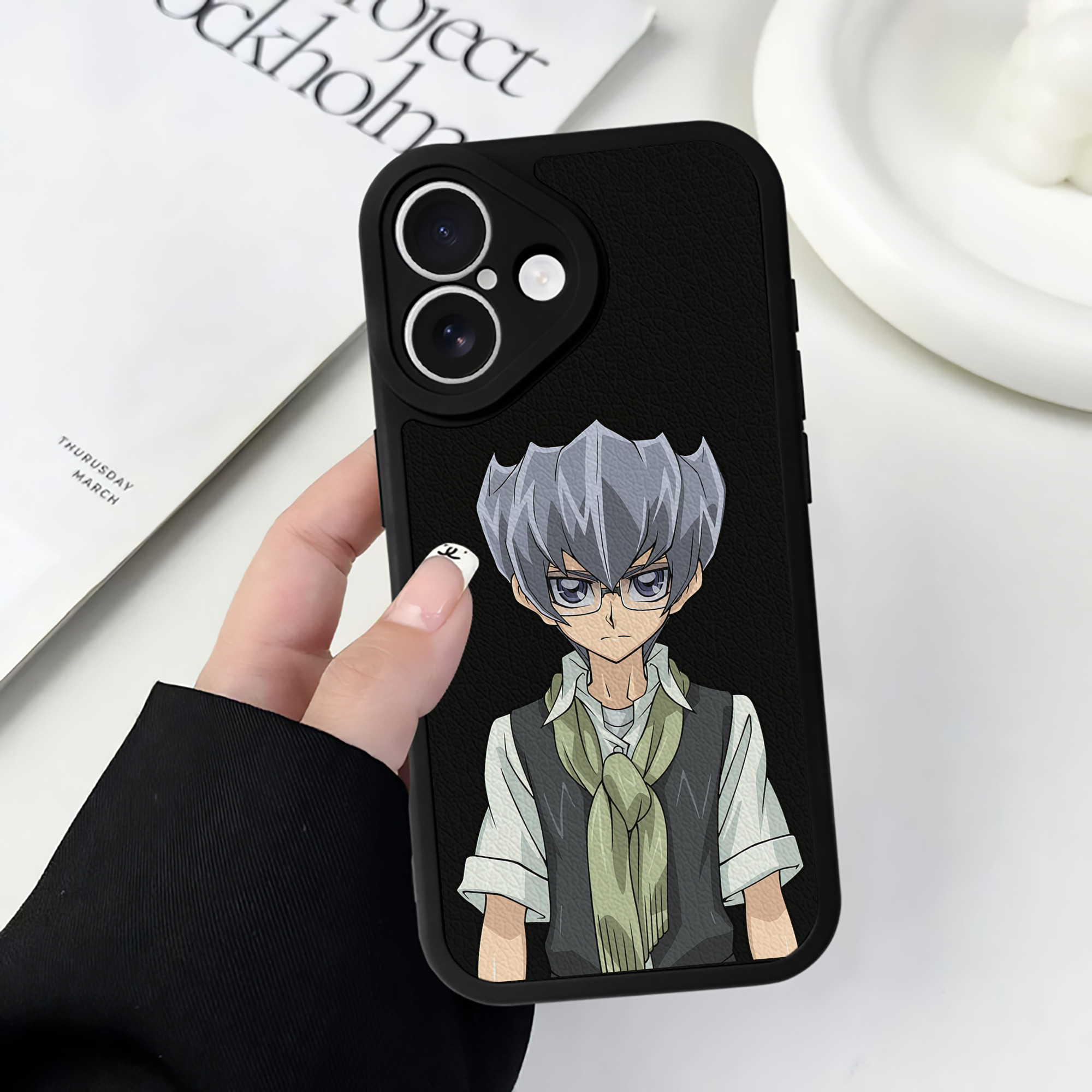 （画像用） 遊☆戯☆王 Yu-Gi-Oh! 【iPhone 16シリーズ対応】シリコンスマホケース（レザー調） 材質：シリコン